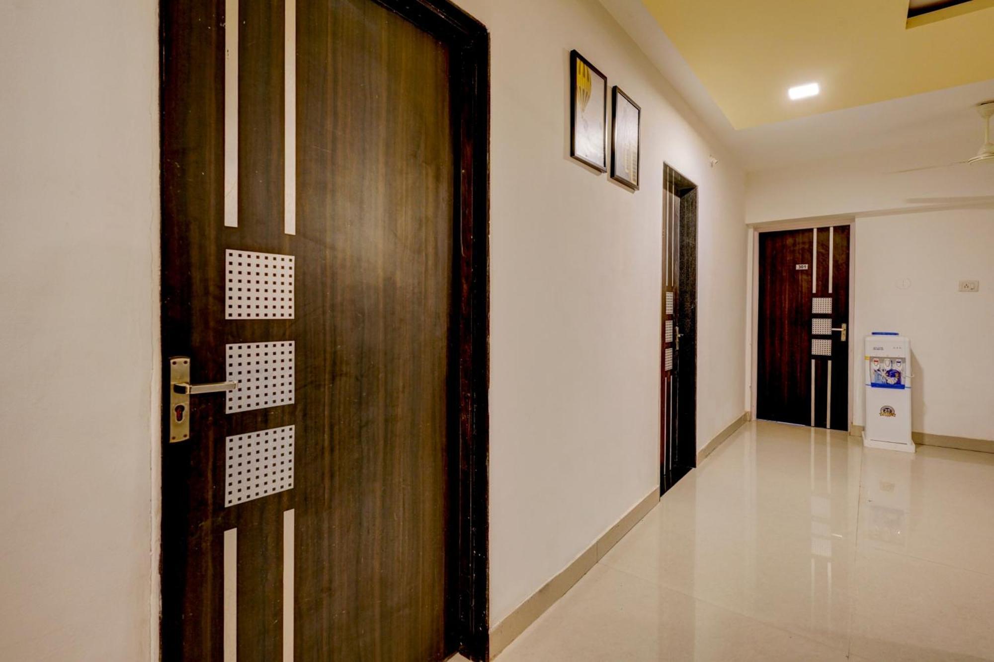 Rio Corporate House Hotell Mumbai Exteriör bild