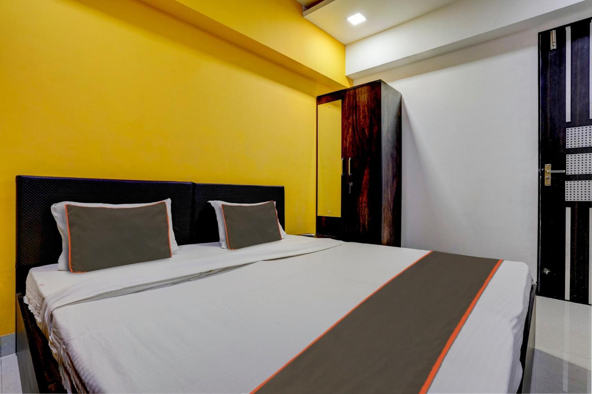 Rio Corporate House Hotell Mumbai Exteriör bild